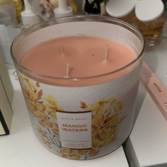Bath and Body Works White Barn Mango Waters 3 Wick Candle - Picture 2 of 4